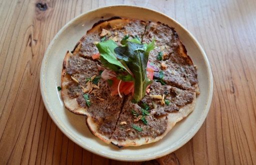 トルコ風薄焼きピザ